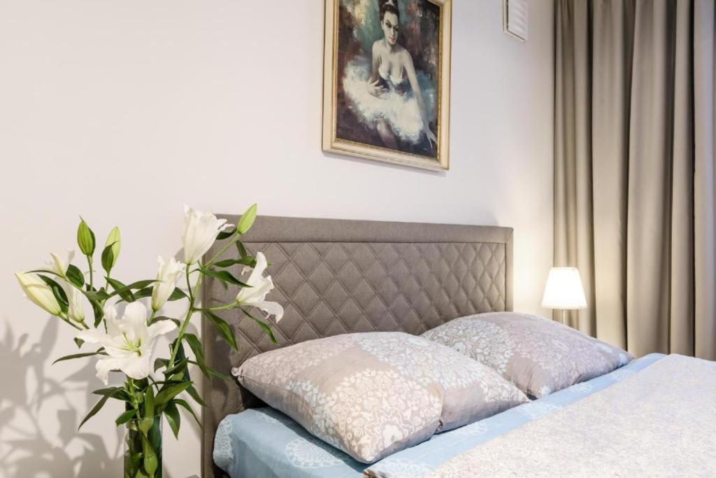 Nr 1 Europa22 Centrum Apartment Old Town Warsaw Stare Miasto Historyczna Kamienica Umiejscowiona W Zabytkowej Czesci Warszawy Obok Parku Multimedialnego I Barbakanu Parking 24H Sniadanie Opcjonaln Breakfast Optional Check In From 14 Pm Parter Ground Luaran gambar