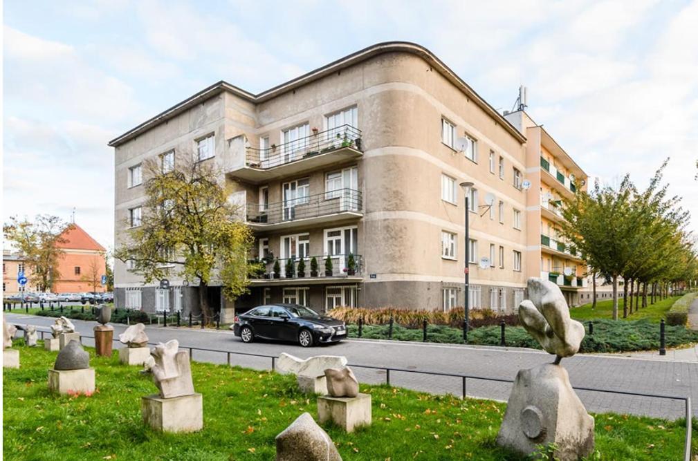 Nr 1 Europa22 Centrum Apartment Old Town Warsaw Stare Miasto Historyczna Kamienica Umiejscowiona W Zabytkowej Czesci Warszawy Obok Parku Multimedialnego I Barbakanu Parking 24H Sniadanie Opcjonaln Breakfast Optional Check In From 14 Pm Parter Ground Luaran gambar