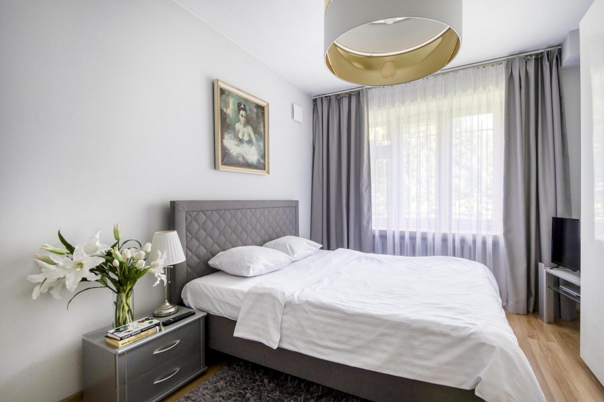 Nr 1 Europa22 Centrum Apartment Old Town Warsaw Stare Miasto Historyczna Kamienica Umiejscowiona W Zabytkowej Czesci Warszawy Obok Parku Multimedialnego I Barbakanu Parking 24H Sniadanie Opcjonaln Breakfast Optional Check In From 14 Pm Parter Ground Luaran gambar
