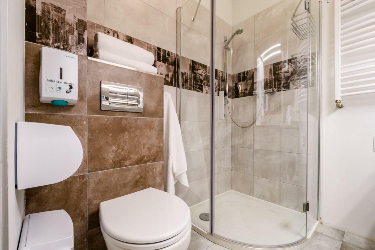 Nr 1 Europa22 Centrum Apartment Old Town Warsaw Stare Miasto Historyczna Kamienica Umiejscowiona W Zabytkowej Czesci Warszawy Obok Parku Multimedialnego I Barbakanu Parking 24H Sniadanie Opcjonaln Breakfast Optional Check In From 14 Pm Parter Ground Luaran gambar