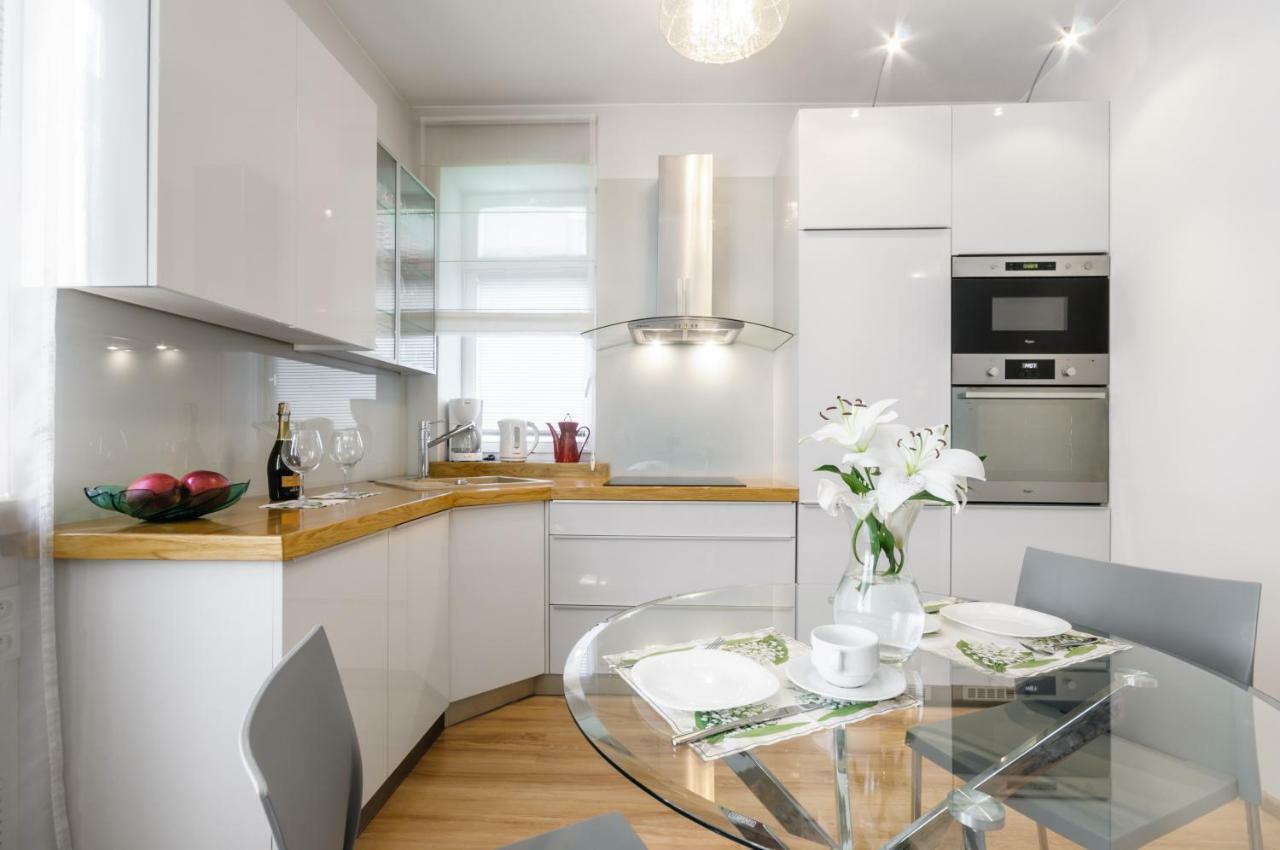 Nr 1 Europa22 Centrum Apartment Old Town Warsaw Stare Miasto Historyczna Kamienica Umiejscowiona W Zabytkowej Czesci Warszawy Obok Parku Multimedialnego I Barbakanu Parking 24H Sniadanie Opcjonaln Breakfast Optional Check In From 14 Pm Parter Ground Luaran gambar